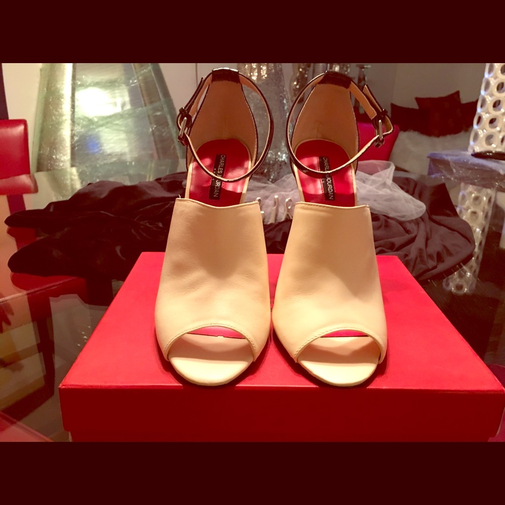 Charles Jourdan Colorblock Pump, Bone/Blk (Sz 10)